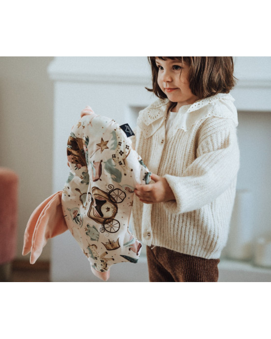Sleepy Pig Princess – Smoke Rose