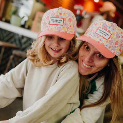 HELLO HOSSY. Καπέλο τζόκευ μαμάς Retro Flowers