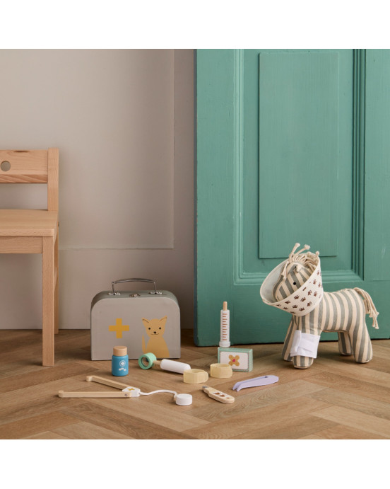 KIDS CONCEPT. Ξύλινο σετ παιχνιδιού κτηνίατρος KID'S HUB