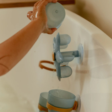 LITTLE DUTCH. Παιχνίδι μπάνιου με κυπελάκια και αστερία