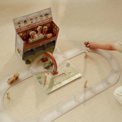 LITTLE DUTCH. Βαλιτσάκι παιχνιδιού με πίστα αγώνων FSC