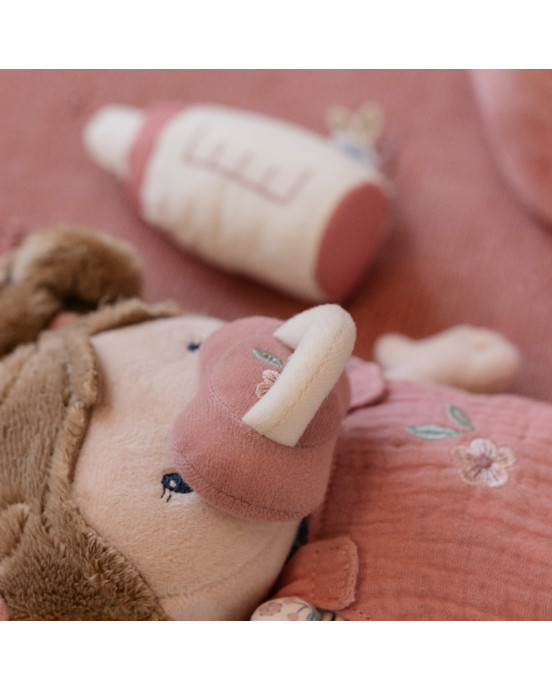 LITTLE DUTCH. Υφασμάτινο μωρό σε καλαθούνα Rosa (30 εκ.)