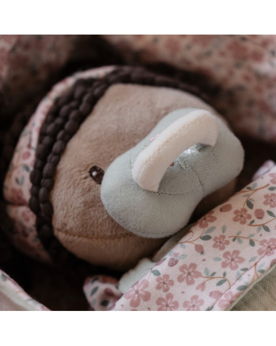 LITTLE DUTCH. Υφασμάτινο μωρό σε καλαθούνα Evi (30 εκ.)