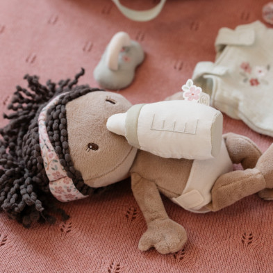 LITTLE DUTCH. Υφασμάτινο μωρό σε καλαθούνα Evi (30 εκ.)