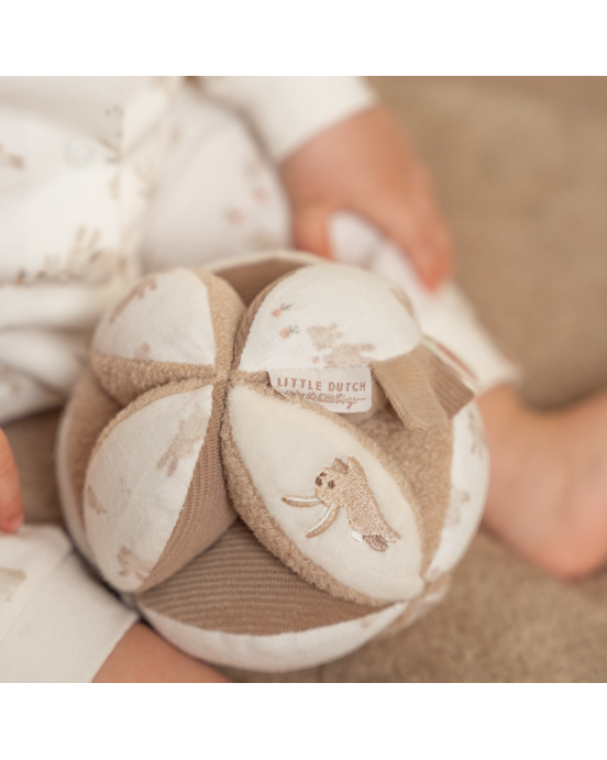 LITTLE DUTCH. Υφασμάτινη μπάλα με χειρολαβές Baby Bunny FSC